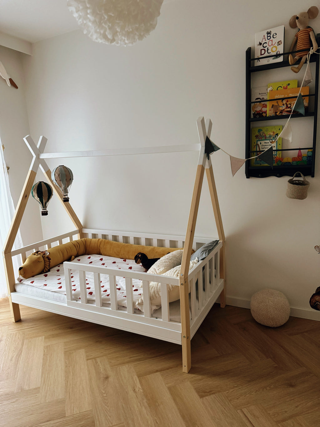 Łóżko tipi naturalno-białe lub kolor